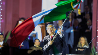 Américo Villarreal da el Grito y celebra con miles la Independencia