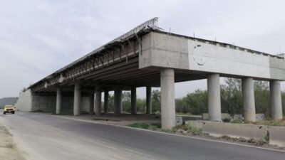 Retoman proyecto del Puente Magueyes para fortalecer la conectividad en Mainero